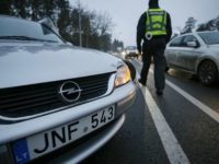 ДФС: Більше 236 тисяч авто на “бляхах” в Україні – незаконно