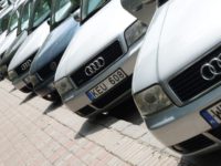 Зеленский высказался против нерастаможенных автомобилей на еврономерах
