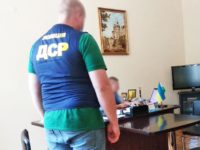 Директор підприємства, адвокат, хабарник: в Чернігові викрили корупціонера