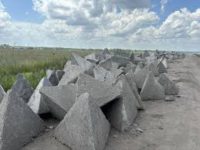 Хто заробляє на фортифікаціях.