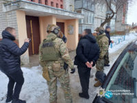 У Чернігові поліція спільно з СБУ перекрили канал незаконного продажу зброї та боєприпасів